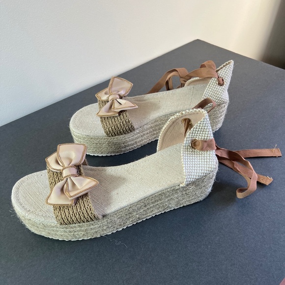 Sandal - Picture 1 of 5